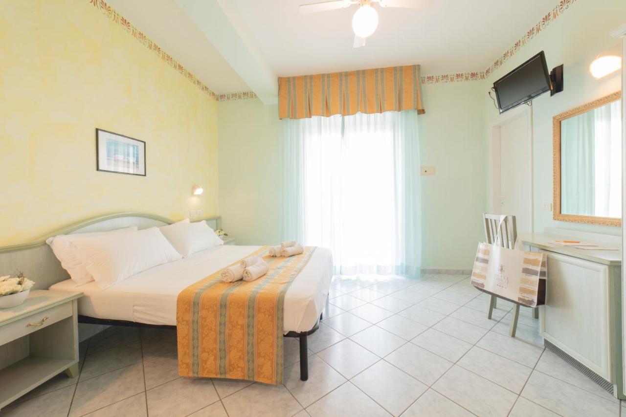 Hotel Cavalli Каттолика Экстерьер фото